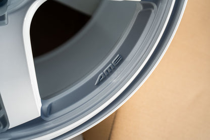 AME Tracer GTV / 18x10.5 +15 / 5x114.3 / Racing White