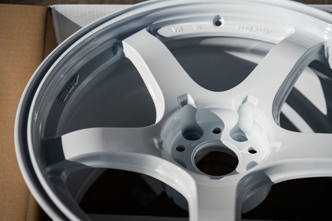 AME Tracer GTV / 18x10.5 +15 / 5x114.3 / Racing White