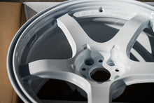 Load image into Gallery viewer, AME Tracer GTV / 18x10.5 +15 / 5x114.3 / Racing White
