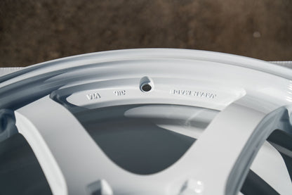 AME Tracer GTV / 18x10.5 +15 / 5x114.3 / Racing White
