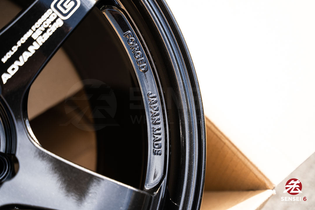 Advan GT Beyond / 18x9.5 +38 / 5x120 / Negro titanio de competición (TBK)