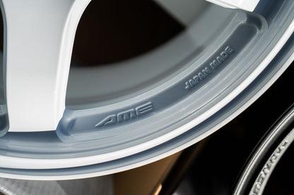 AME Tracer GTV / 17x9.5 +15 / 5x114.3 / Racing White