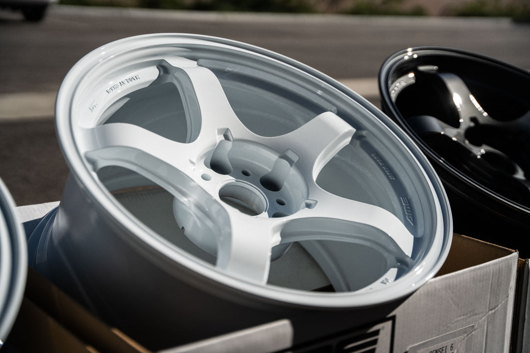 AME Tracer GTV / 17x9.5 +15 / 5x114.3 / Racing White