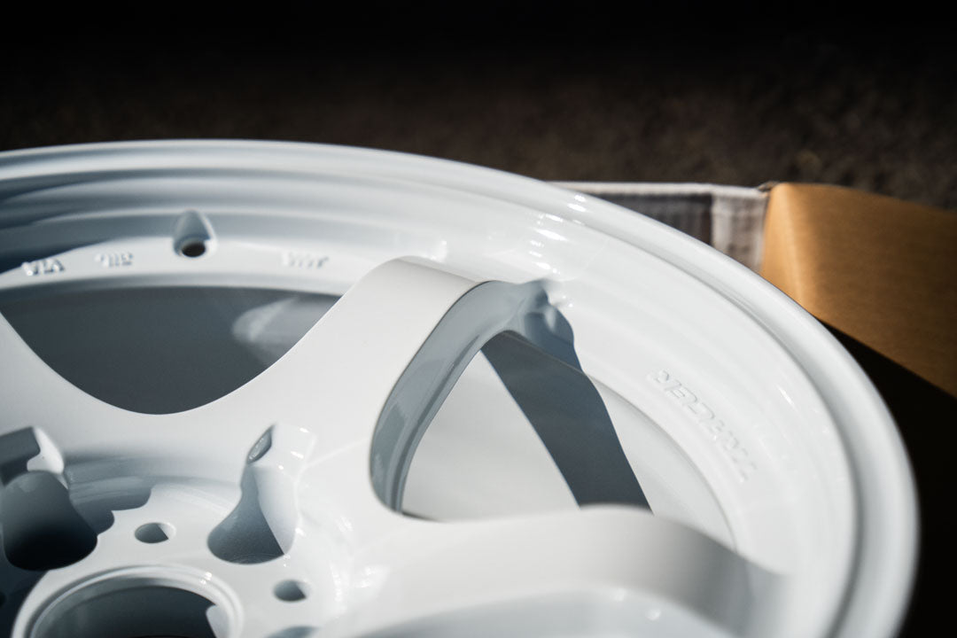 AME Tracer GTV / 17x9 +20 / 5x114.3 / Racing White