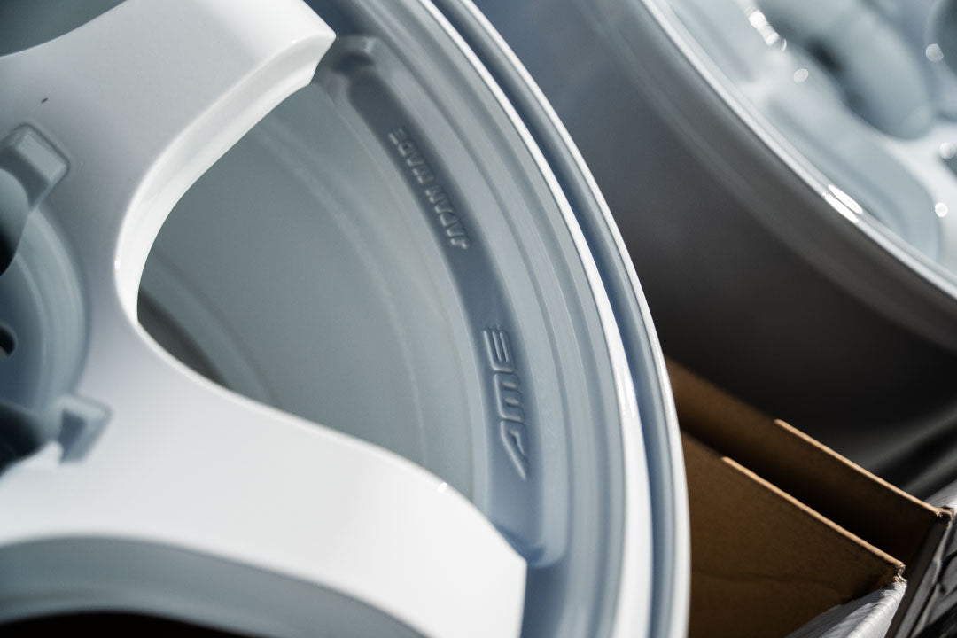 AME Tracer GTV / 17x9 +20 / 5x114.3 / Racing White