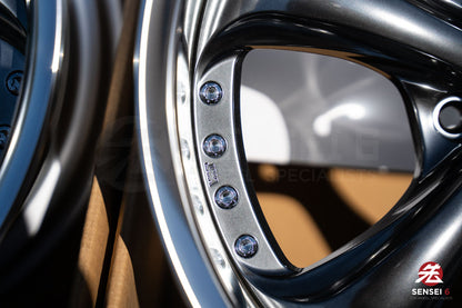 Work VSKF♯ / 18x10.5 +14, 18x10.5 +15 / 5x114.3 / Brilliant Silver Black (BSB)