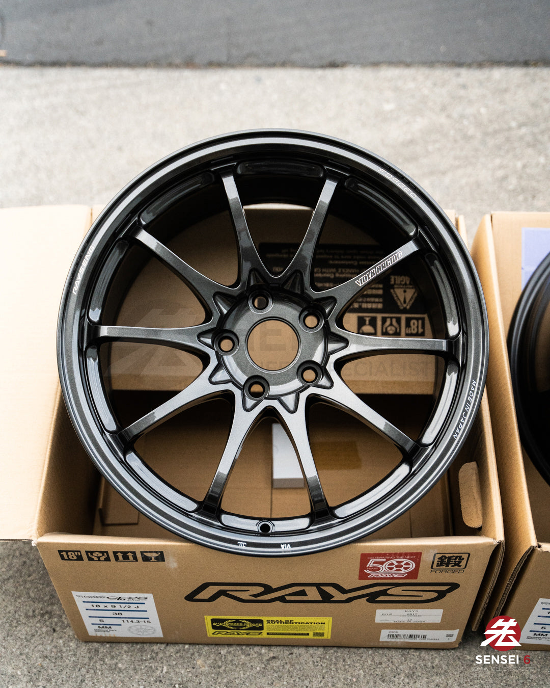 Volk CE28N-Plus / 18x9.5 +38 / 5x114.3 / ダイヤモンドダークガンメタル