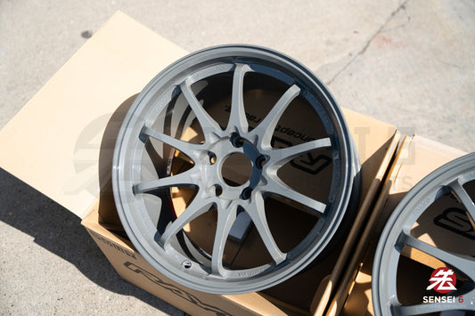Volk CE28SL / 18x9.5 +35 / 5x120 / Brazos Grises