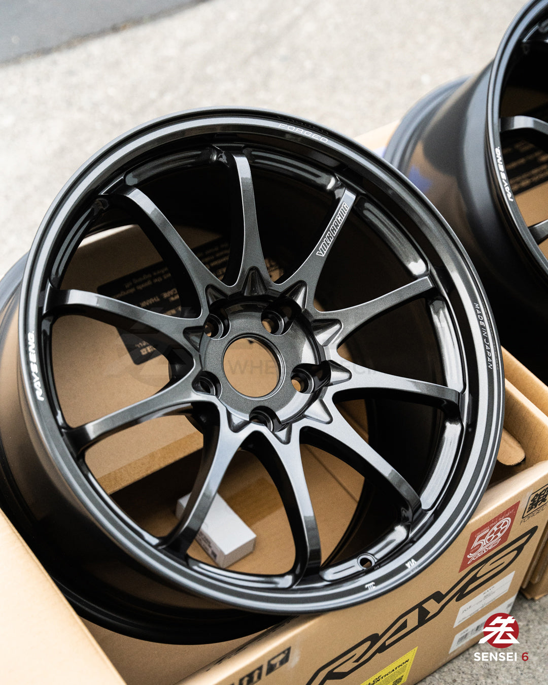 Volk CE28N-Plus / 18x9.5 +38 / 5x114.3 / ダイヤモンドダークガンメタル
