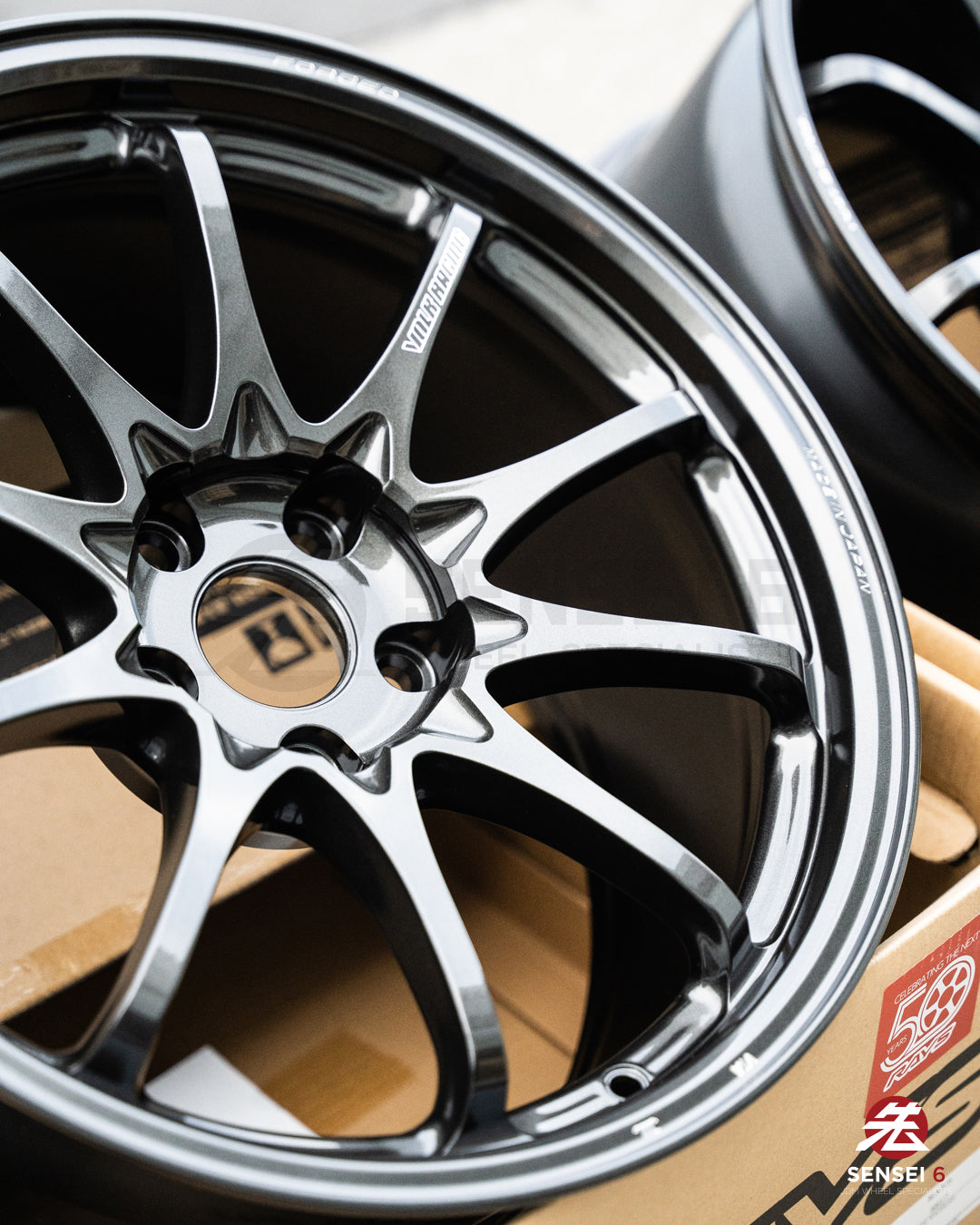 Volk CE28N-Plus / 18x9.5 +38 / 5x114.3 / ダイヤモンドダークガンメタル