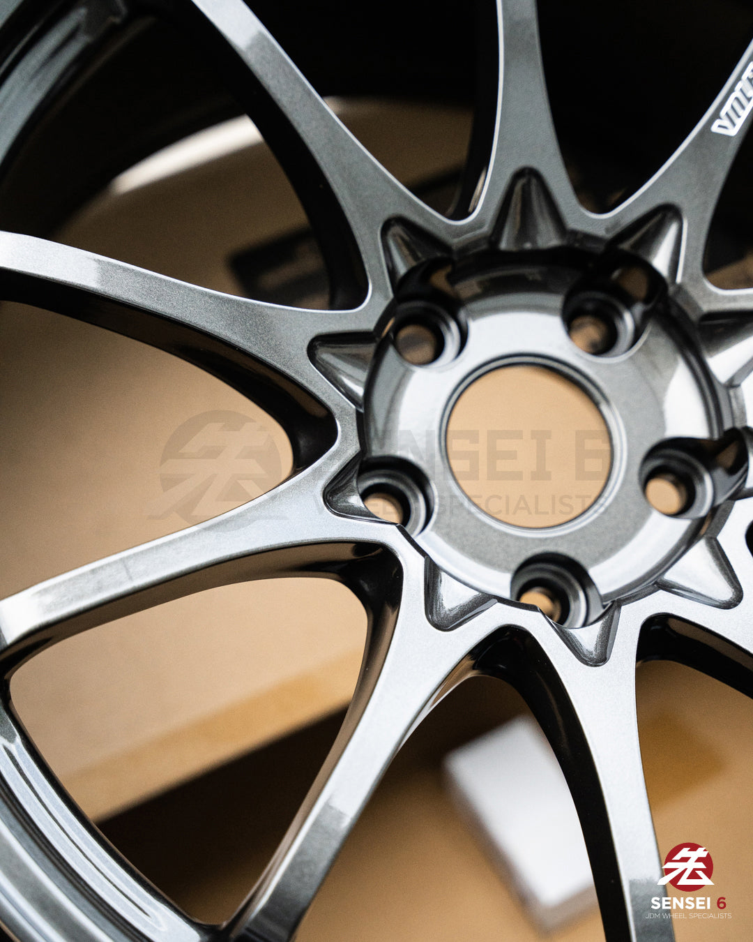 Volk CE28N-Plus / 18x9.5 +38 / 5x114.3 / ダイヤモンドダークガンメタル
