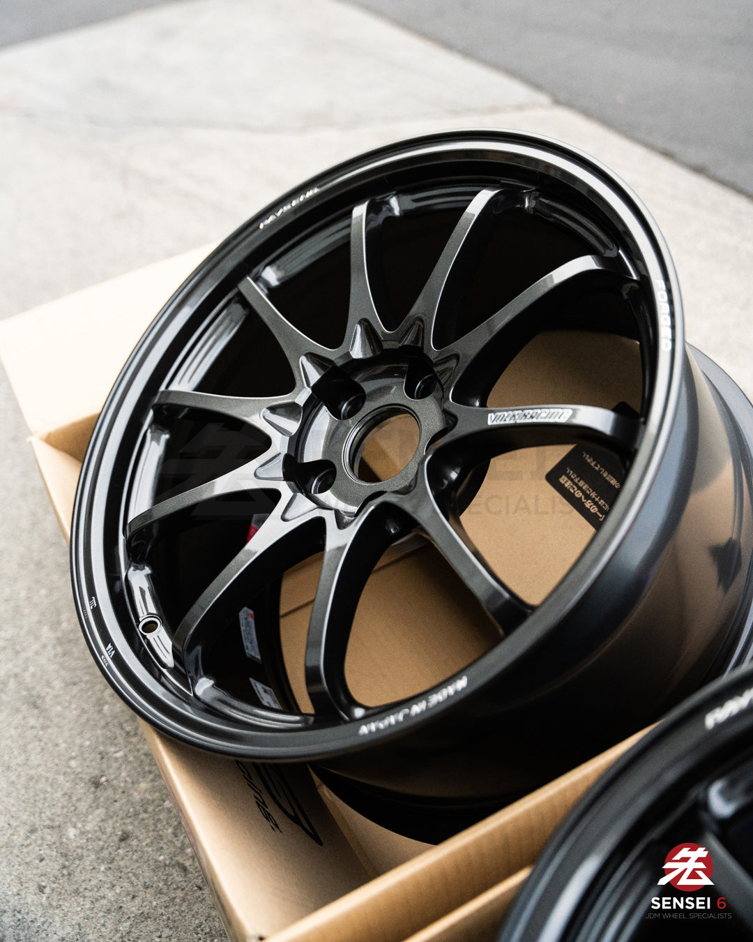 Volk CE28N-Plus / 18x9.5 +38 / 5x114.3 / ダイヤモンドダークガンメタル