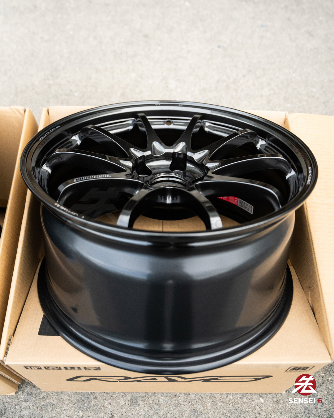 Volk CE28N-Plus / 18x9.5 +38 / 5x114.3 / ダイヤモンドダークガンメタル