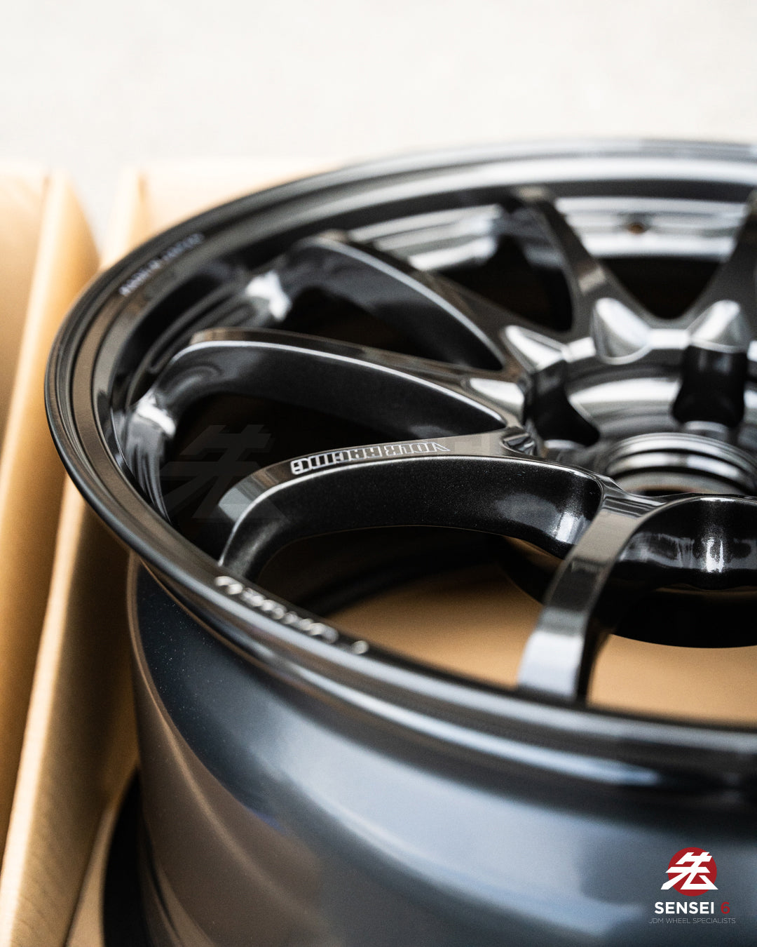 Volk CE28N-Plus / 18x9.5 +38 / 5x114.3 / ダイヤモンドダークガンメタル