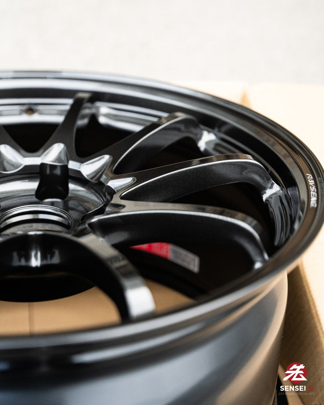 Volk CE28N-Plus / 18x9.5 +38 / 5x114.3 / ダイヤモンドダークガンメタル