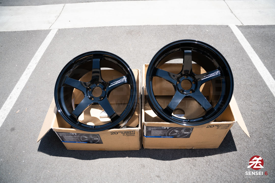 Advan GT Premium / 20x10 +35, 20x12 +20 / 5x114,3 / Negro brillante de competición (GBP)
