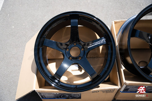 Advan GT Premium / 20x10 +35, 20x12 +20 / 5x114,3 / Negro brillante de competición (GBP)