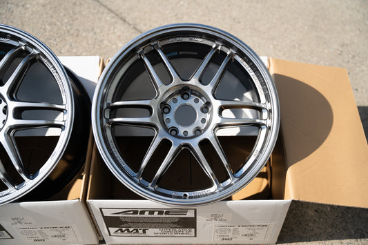 AME Tracer TM02 / 18x8.5 +45 / 5x114.3 / Plata hiper