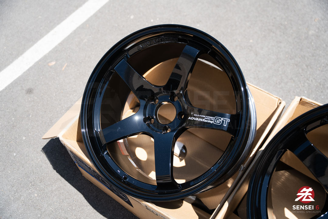 Advan GT Premium / 20x10 +35, 20x12 +20 / 5x114,3 / Negro brillante de competición (GBP)