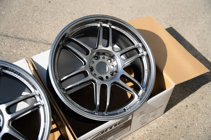 AME Tracer TM02 / 18x8.5 +45 / 5x114.3 / Plata hiper