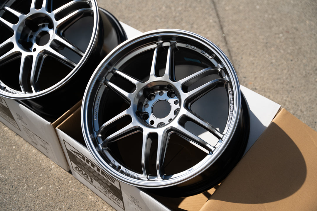 AME Tracer TM02 / 18x8.5 +45 / 5x114.3 / Plata hiper