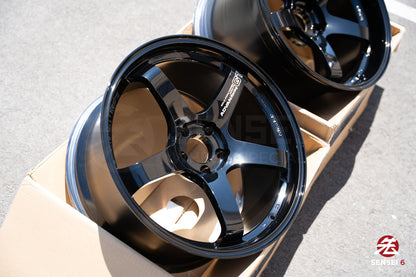 Advan GT Premium / 20x10 +35, 20x12 +20 / 5x114,3 / Negro brillante de competición (GBP)