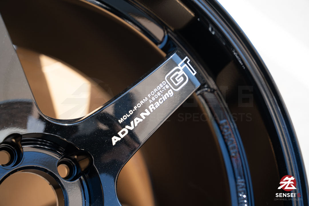 Advan GT Premium / 20x10 +35, 20x12 +20 / 5x114,3 / Negro brillante de competición (GBP)