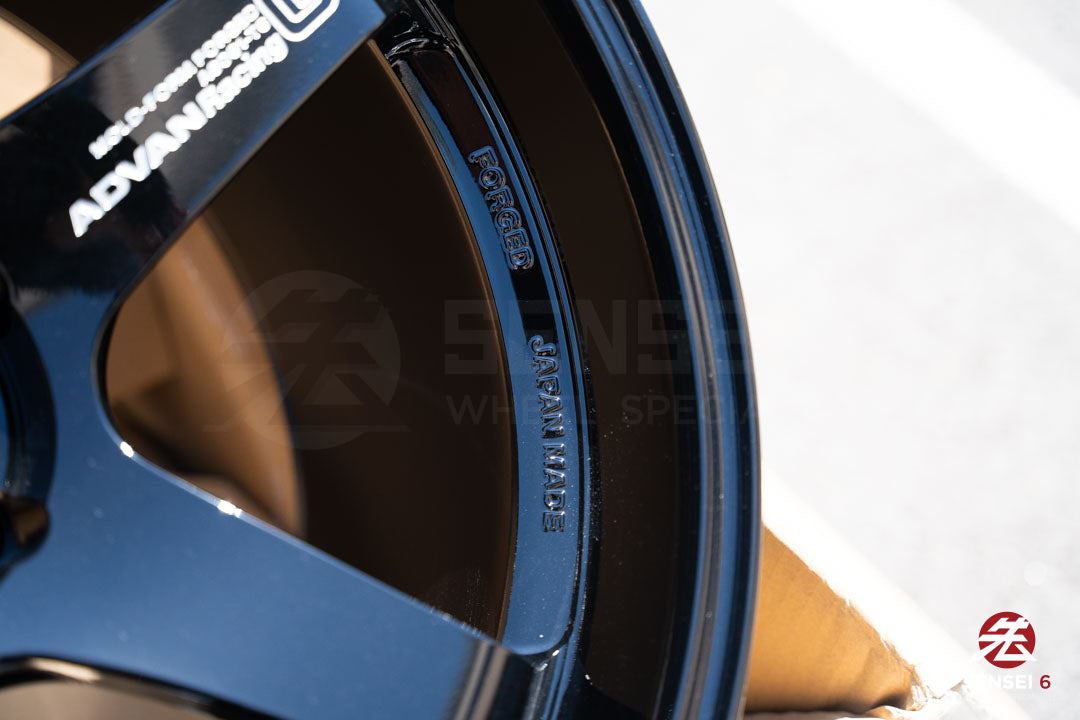 Advan GT Premium / 20x10 +35, 20x12 +20 / 5x114,3 / Negro brillante de competición (GBP)