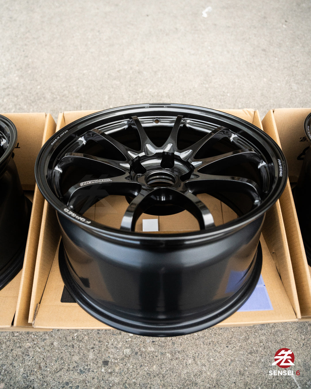 Volk CE28N-Plus / 18x9.5 +22 / 5x114.3 / ダイヤモンドダークガンメタル