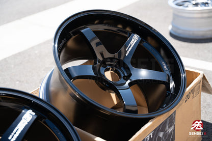 Advan GT Premium / 20x10 +35, 20x12 +20 / 5x114,3 / Negro brillante de competición (GBP)