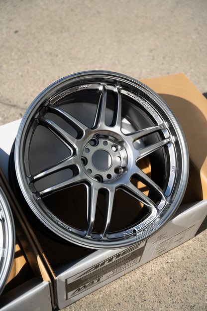 AME Tracer TM02 / 18x8.5 +45 / 5x114.3 / Plata hiper