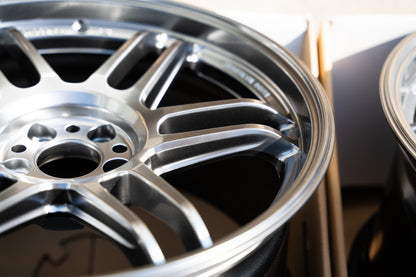 AME Tracer TM02 / 18x9.5 +38 / 5x100 / Hyper Silver