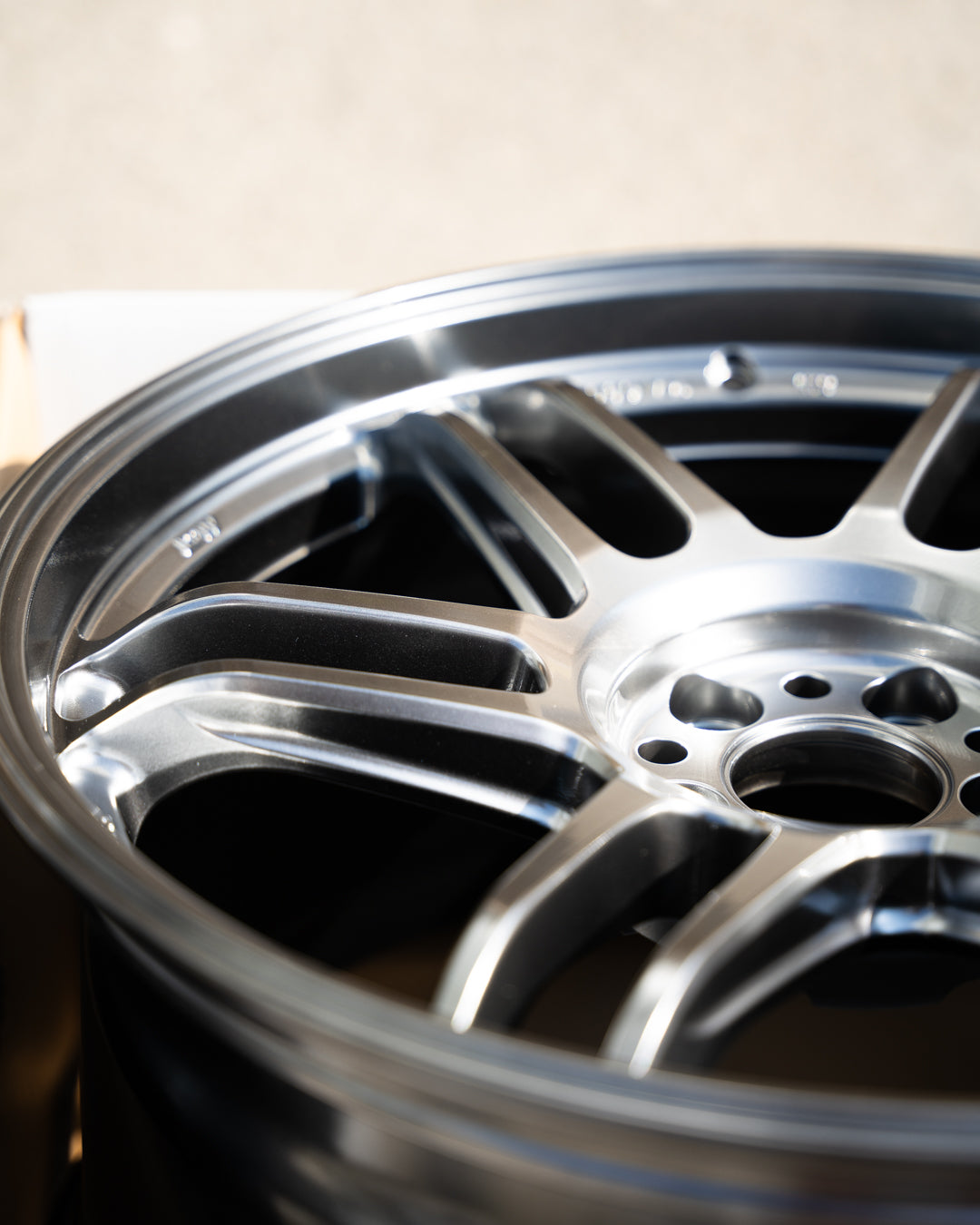 AME Tracer TM02 / 18x9.5 +38 / 5x100 / Hyper Silver