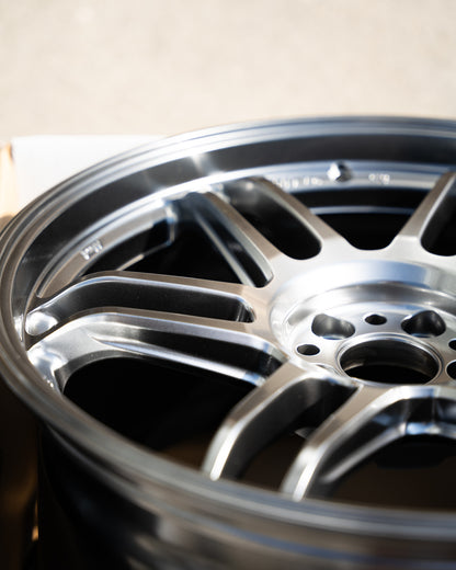 AME Tracer TM02 / 18x9.5 +38 / 5x100 / Hyper Silver