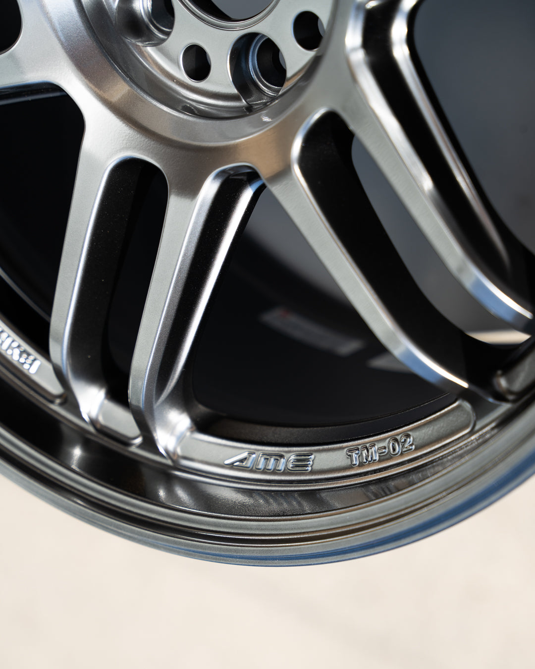 AME Tracer TM02 / 18x9.5 +38 / 5x100 / Hyper Silver