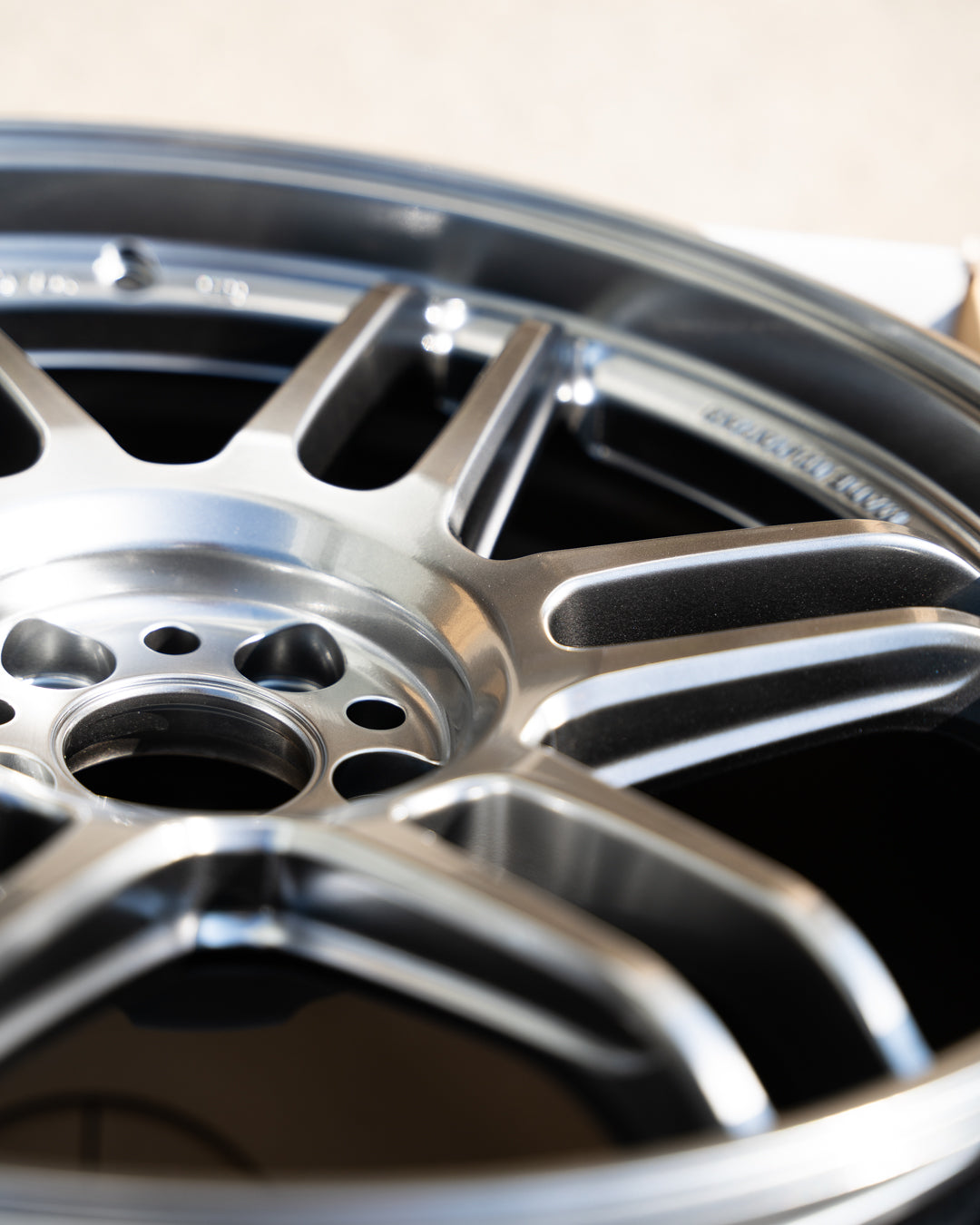 AME Tracer TM02 / 18x9.5 +38 / 5x100 / Hyper Silver