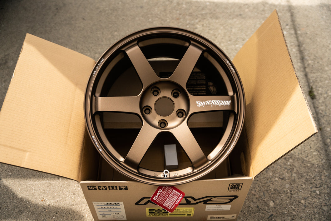 Volk TE37 Saga S-Plus / 18x9.5 +38 / 5x114.3 / OG Bronze