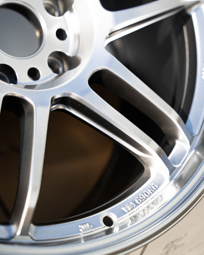 AME Tracer TM02 / 18x9.5 +15 / 5x114.3 / Hiperplata