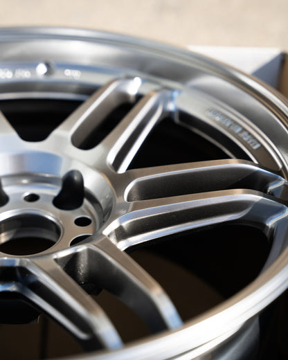 AME Tracer TM02 / 18x9.5 +15 / 5x114.3 / Hiperplata