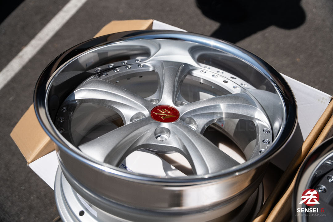 Work VSKF♯ / 18x9.5 +14, 18x9.5 +15 / 5x114.3 / Light Gray Silver (LGS)