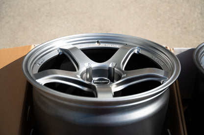 AME Tracer GTV / 18x11 +15 / 5x114.3 / Plata mate