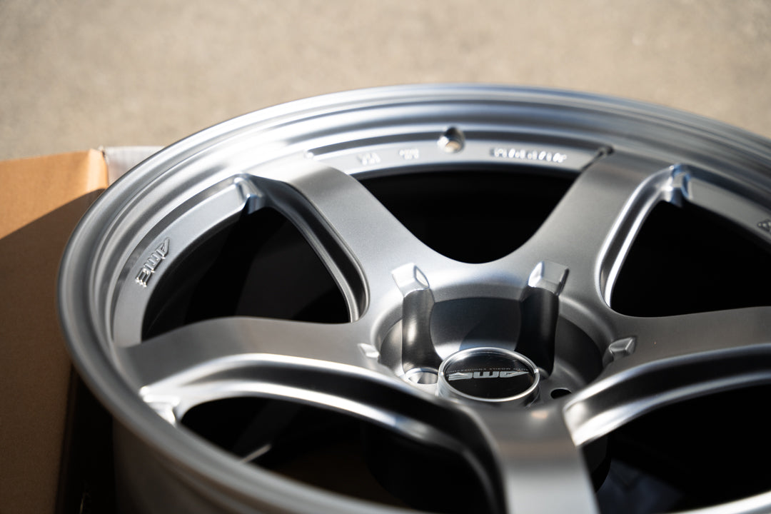 AME Tracer GTV / 18x11 +15 / 5x114.3 / Plata mate