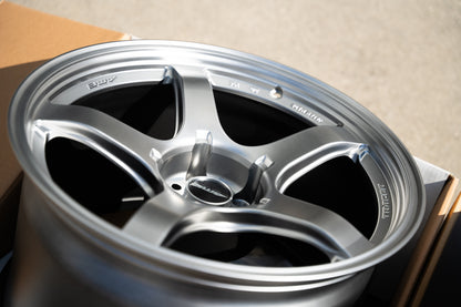 AME Tracer GTV / 18x11 +15 / 5x114.3 / Plata mate