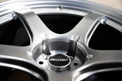 AME Tracer GTV / 18x11 +15 / 5x114.3 / Plata mate