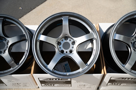 AME Tracer GTV / 18x10.5 +25 / 5x114.3 / Plata mate