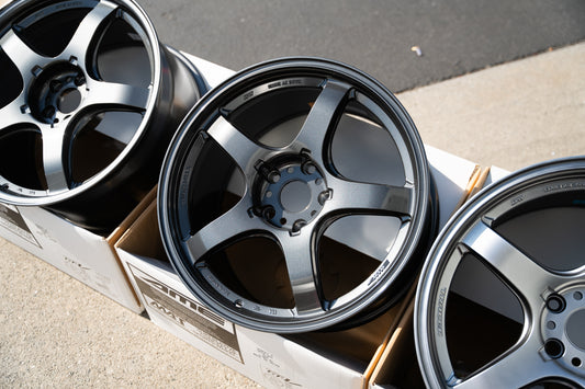 AME Tracer GTV / 18x9.5 +38 / 5x120 / Negro pistola