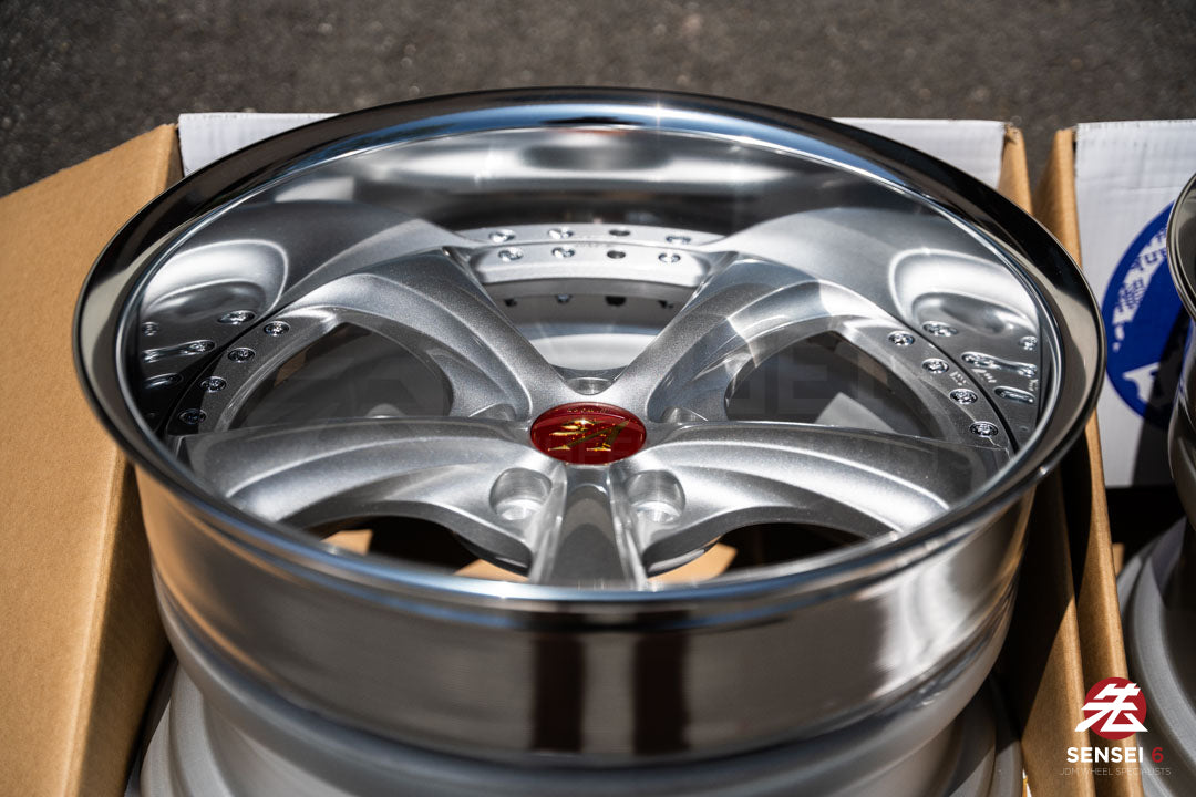 Work VSKF♯ / 18x10.5 +14, 18x10.5 +15 / 5x114.3 / Light Gray Silver (LGS)