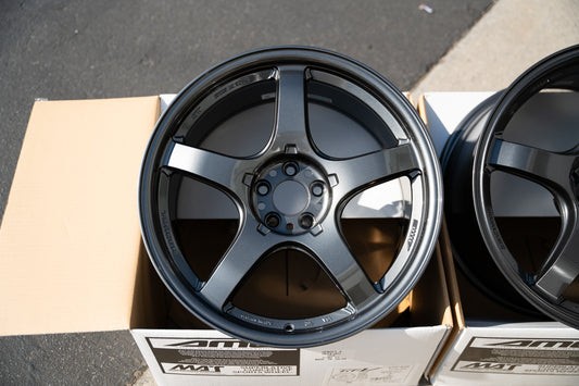 AME Tracer GTV / 18x9.5 +38 / 5x100 / Negro pistola