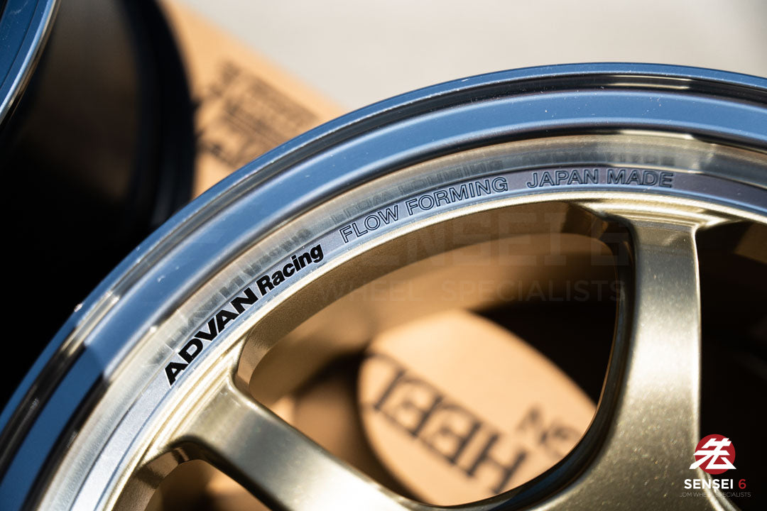 Advan RG-D2 / 15x8 +35 / 4x100 / Machining & Champagne Gold (MCG)