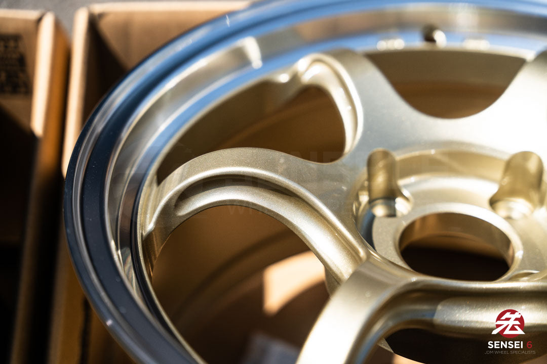 Advan RG-D2 / 15x8 +35 / 4x100 / Machining & Champagne Gold (MCG)